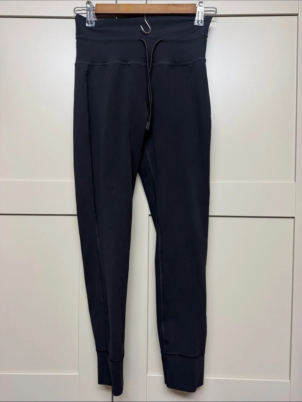 Vuori Womens Small Black High-Waist Drawstring Joggers